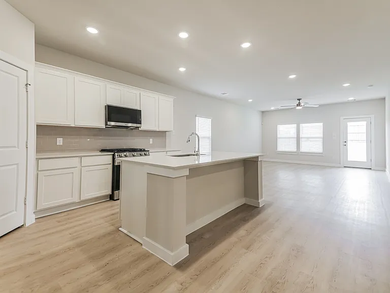 2213 Trailside Dr — Photo 9