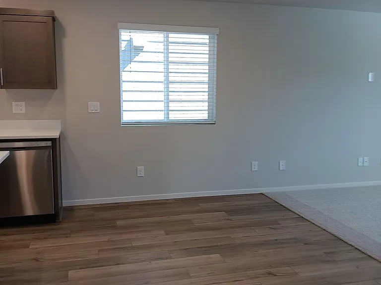 610 Pickering Ln — Photo 6