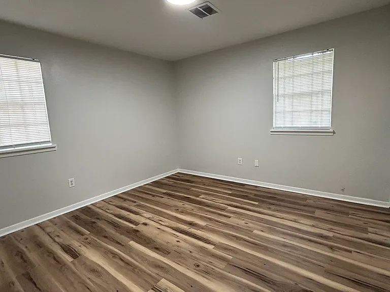 4953 Rosehaven Dr — Photo 10