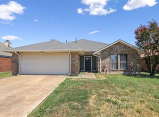 304 Southlake Dr, Forney, TX 75126