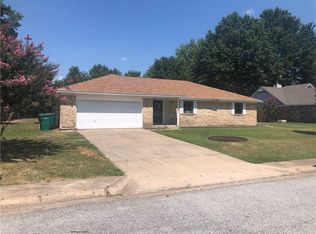 2006 Cardinal Dr, Springdale, AR 72764