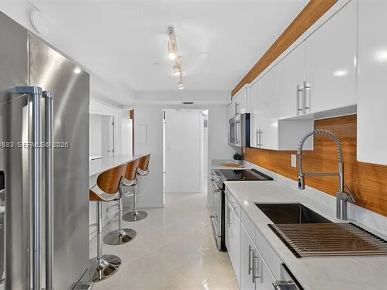 2401 Collins Ave #1406 — Photo 13