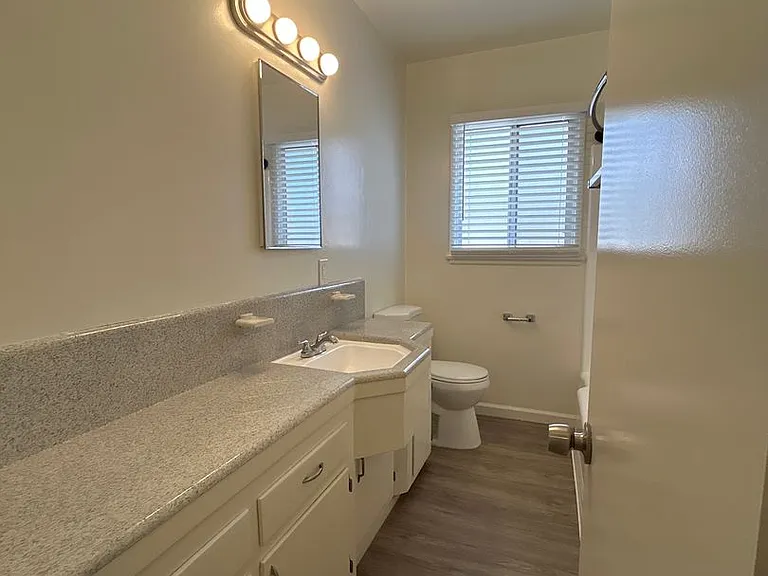 4634 W El Segundo Blvd — Photo 14
