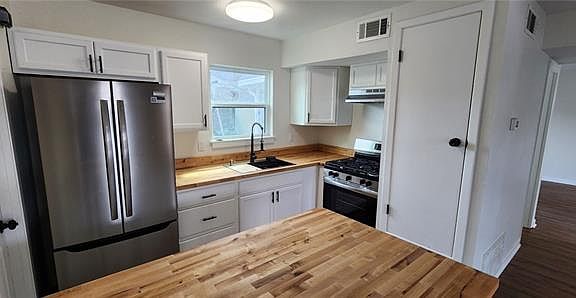 4th image of 4016 Cypress St