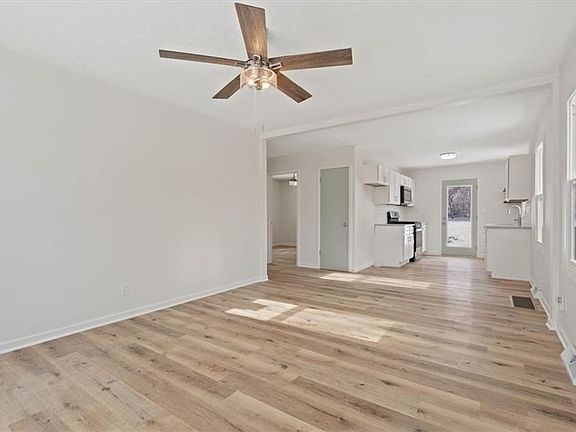 3rd image of 5917 Cypress Pl