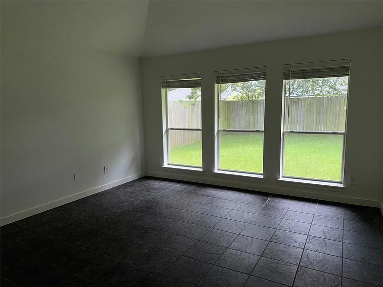 2238 Pine Cone Dr — Photo 15