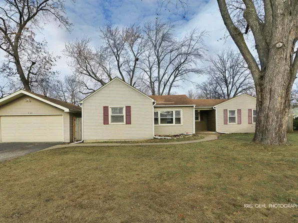 9020 Shady Ln, Wonder Lake, IL 60097