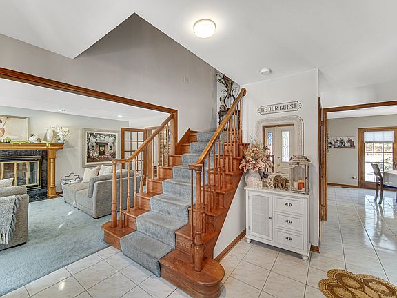 4th image of 16931 Christopher Ct