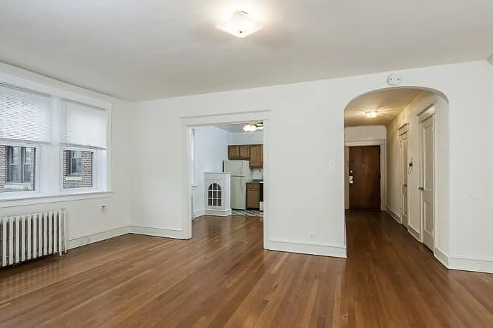 100 Morton Ave — Photo 14
