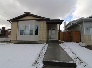 12 Pasadena Gdns NE, Calgary, AB T1Y6L9