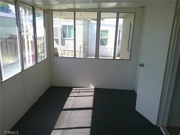 5th image of 260 N Lyon Ave Space 97