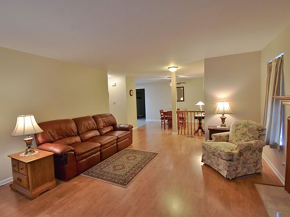 3rd image of 671 W Streamwood Blvd Unit A