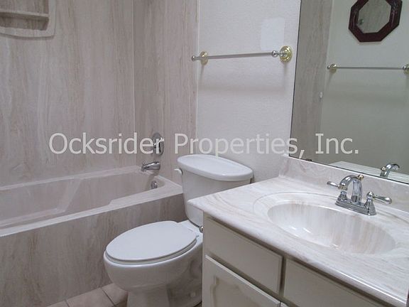 5th image of 10604 Lagrange Park Dr NE