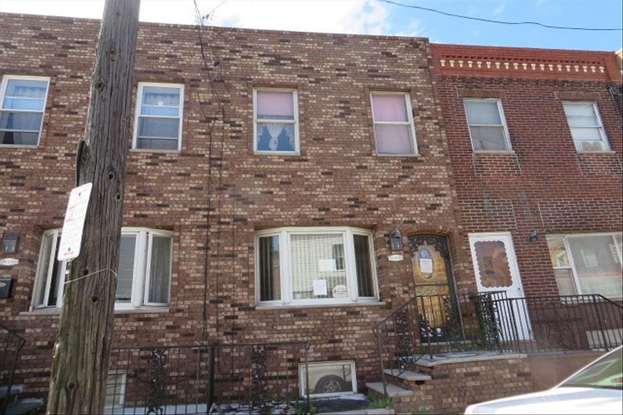 1st image of 840 W Moyamensing Ave