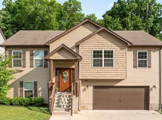 1196 Eagles Bluff Dr, Clarksville, TN 37040
