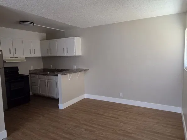 529 North Cir, Las Vegas, NV 89119