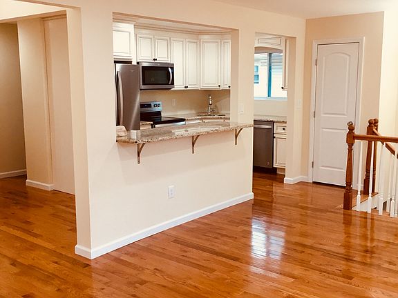 4th image of 54 Overland Ave