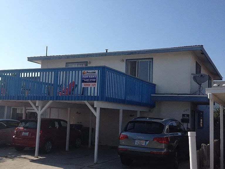 1105 Bath Ln — Photo 1