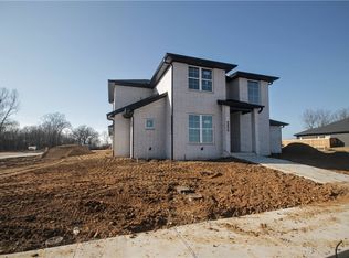 6808 SW Ambient St, Bentonville, AR 72713