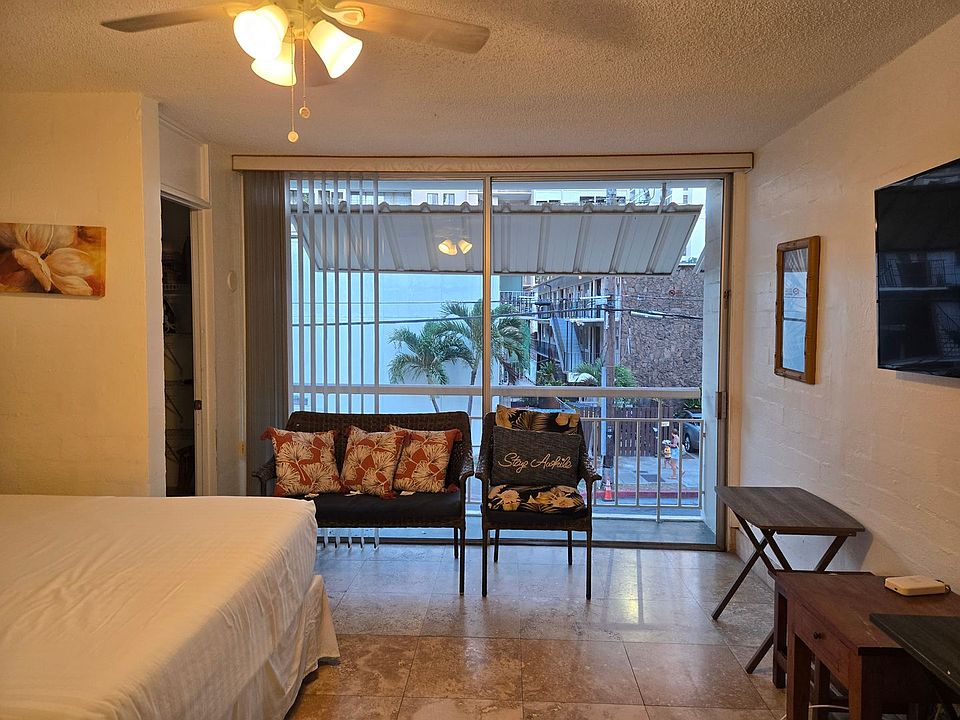 1st image of 240 Liliuokalani Ave #201
