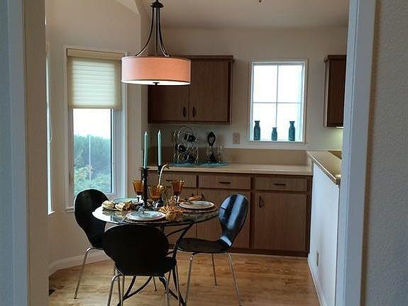 5th image of 636 Estate Ct