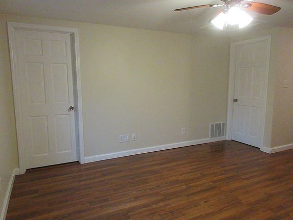 5th image of 406 E Hanna St