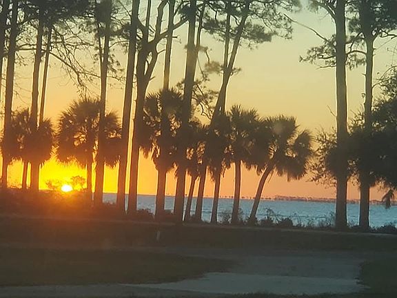 5th image of 109 Sunset Cir