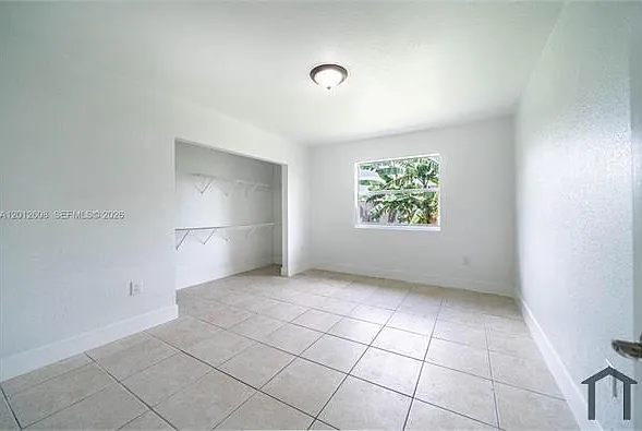 705 NW 13th Ter — Photo 8