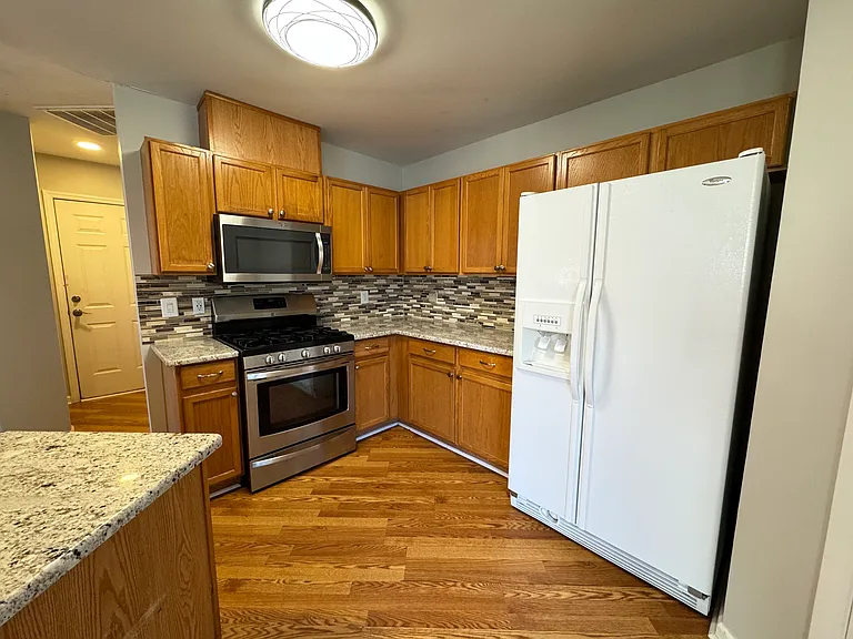 5209 Moss Hill Dr — Photo 7