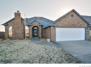 13811 S Poplar Pl, Glenpool, OK 74033