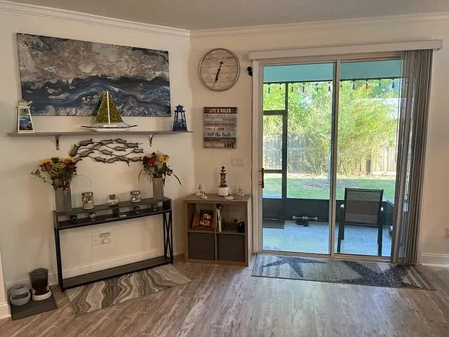 Enjoy the cool mornings and evenings sitting outside in the screened-in lanai.