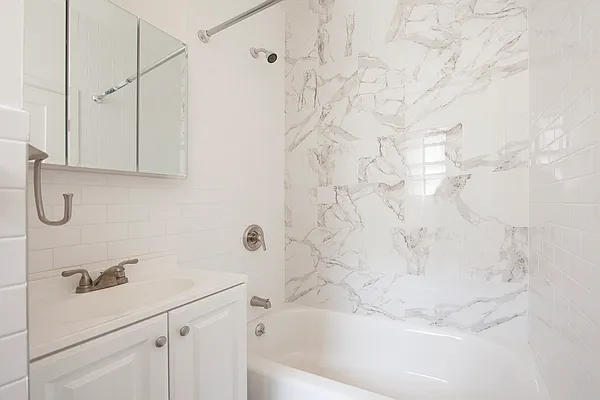 Rented by R New York | media 4