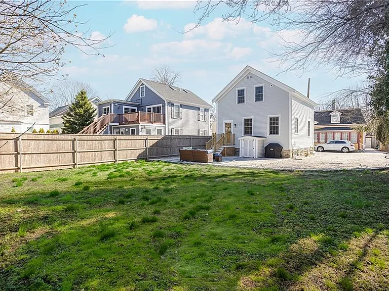 4 Gladding Ct — Photo 45