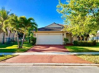 16204 SW 10th St, Pembroke Pines, FL 33027