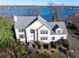 22 Island Heights Dr, Stamford, CT 06902