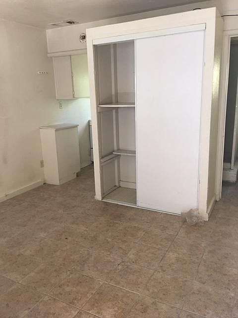 2nd image of 2131 Waldon St APT 4