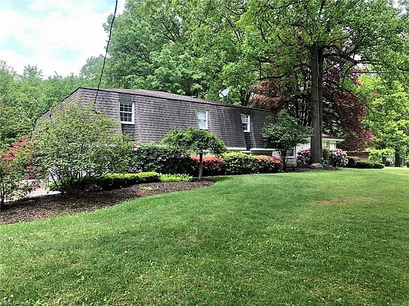 3rd image of 4900 Greenbrier Dr