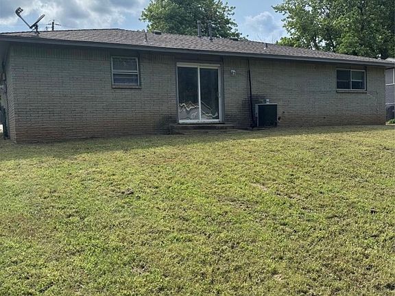 2nd image of 508 S Michigan Ave