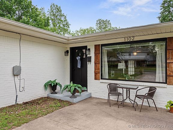 3rd image of 1102 SE 13th St