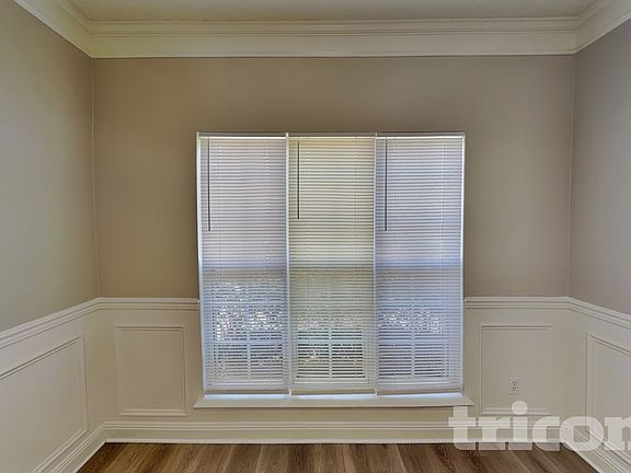 5th image of 4882 Aldridge Pl NW