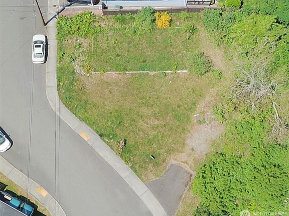 4th image of 3135 Tulalip Avenue