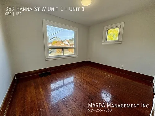 359 Hanna St W Photo 1