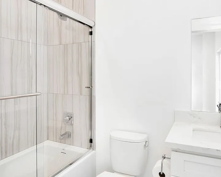 Brand New 3Bed/3.5 Bath Townhouse Available Now! — Photo 12