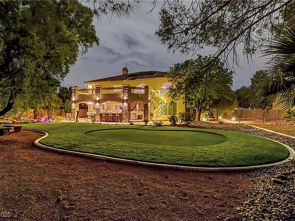 3rd image of 8396 Garnet Canyon Ln