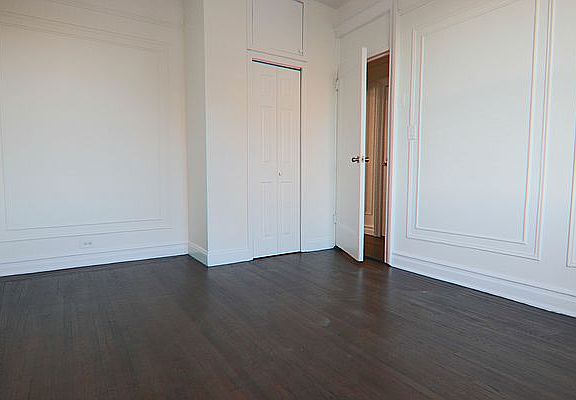 3rd image of 5025 Broadway APT 6B