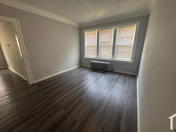 2143 E 82nd St #1, Chicago, IL 60617
