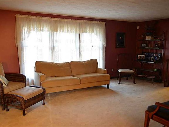 5th image of 3204 Cambridge Ct