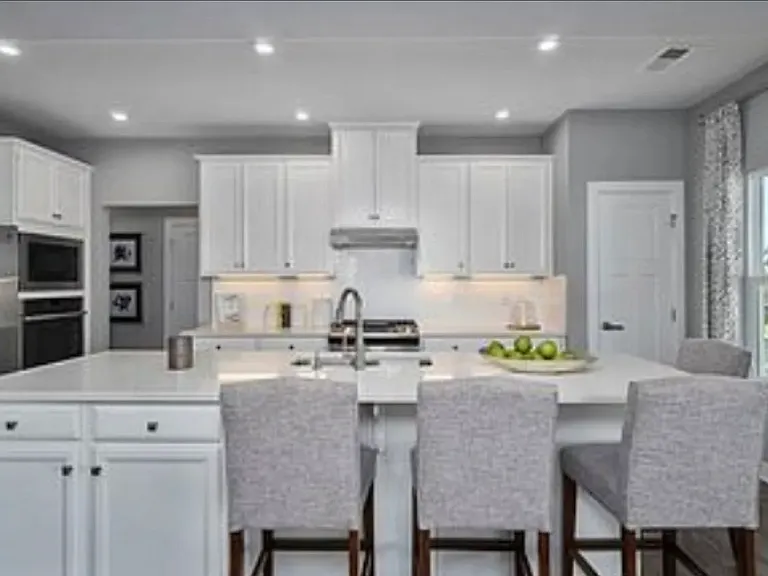 700 Arbuckle St — Photo 2
