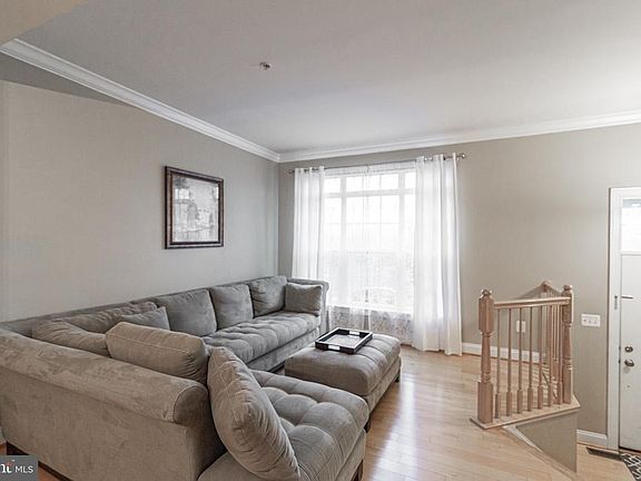 3rd image of 23110 Basswood Hill Dr