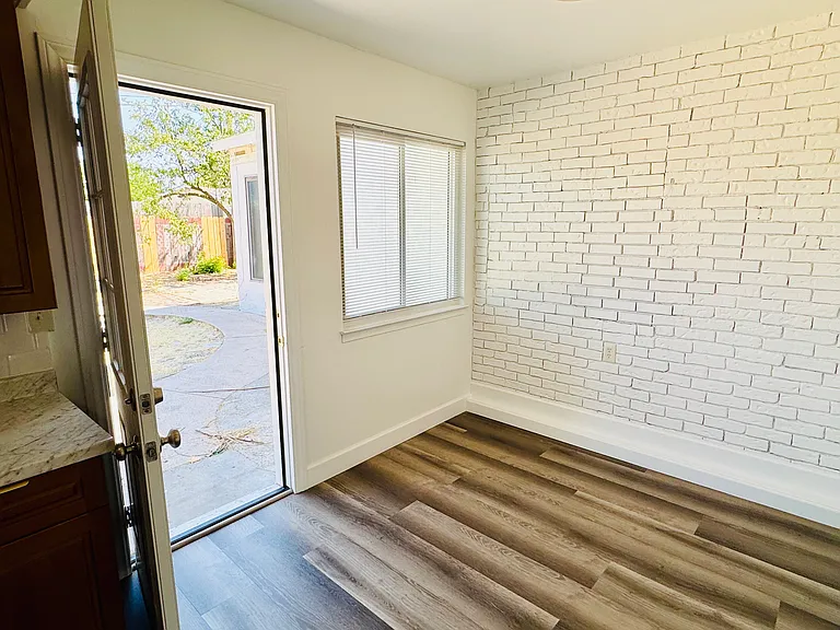 63 Cathcart Ave — Photo 27